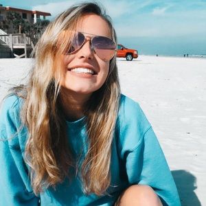 Meet your Posher, Danielle